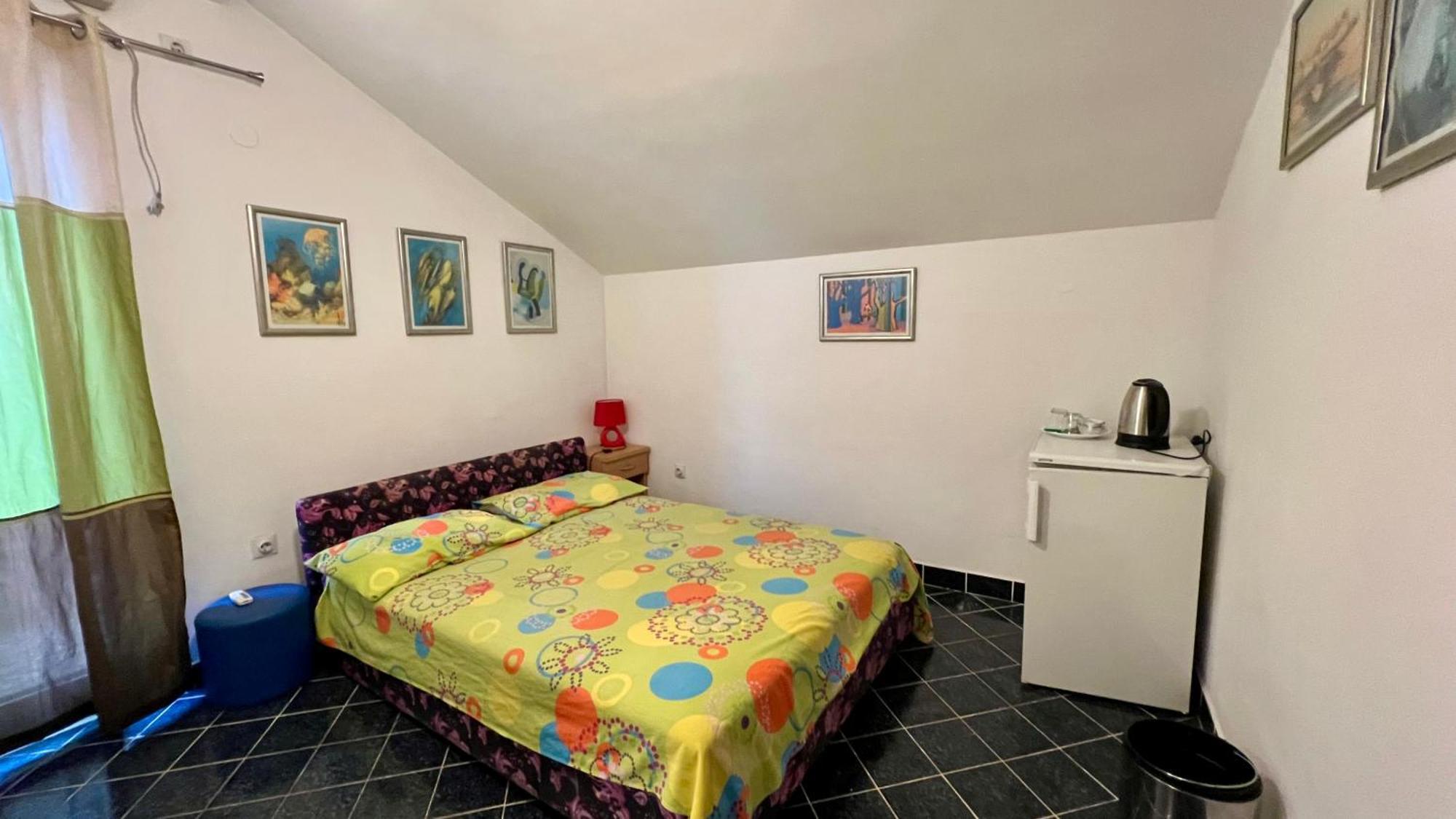 Apartments Holiday Budva Bagian luar foto