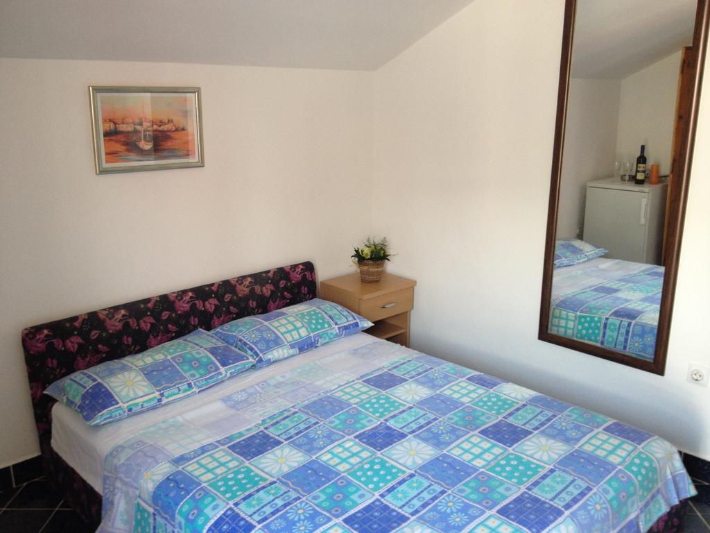 Apartments Holiday Budva Bagian luar foto