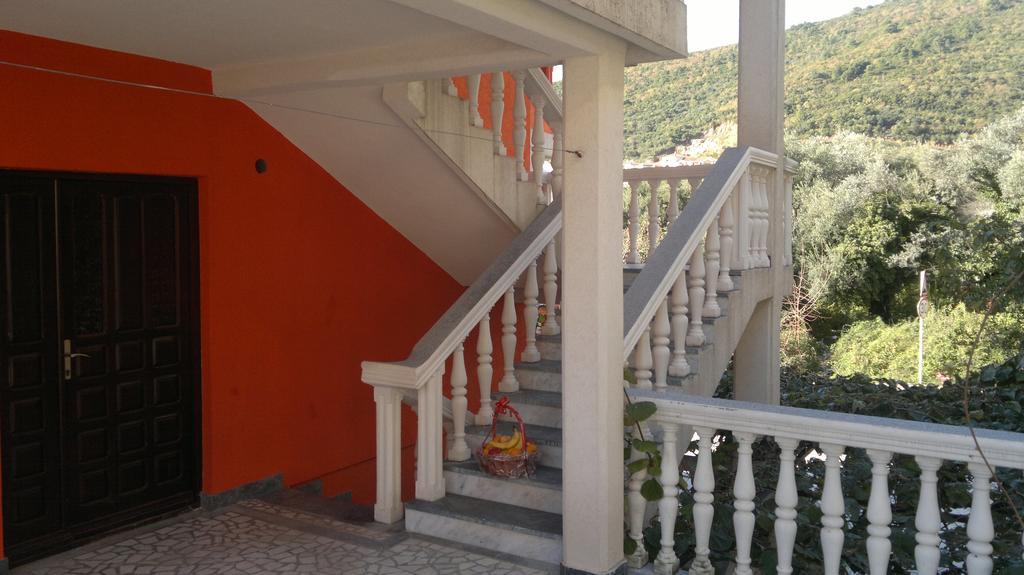Apartments Holiday Budva Bagian luar foto