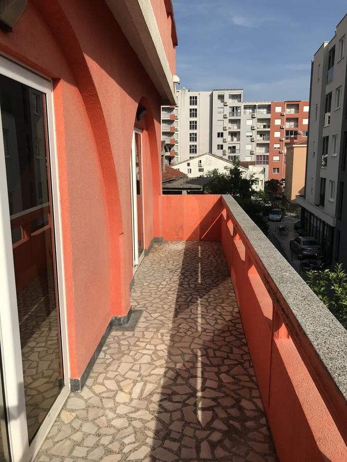 Apartments Holiday Budva Bagian luar foto